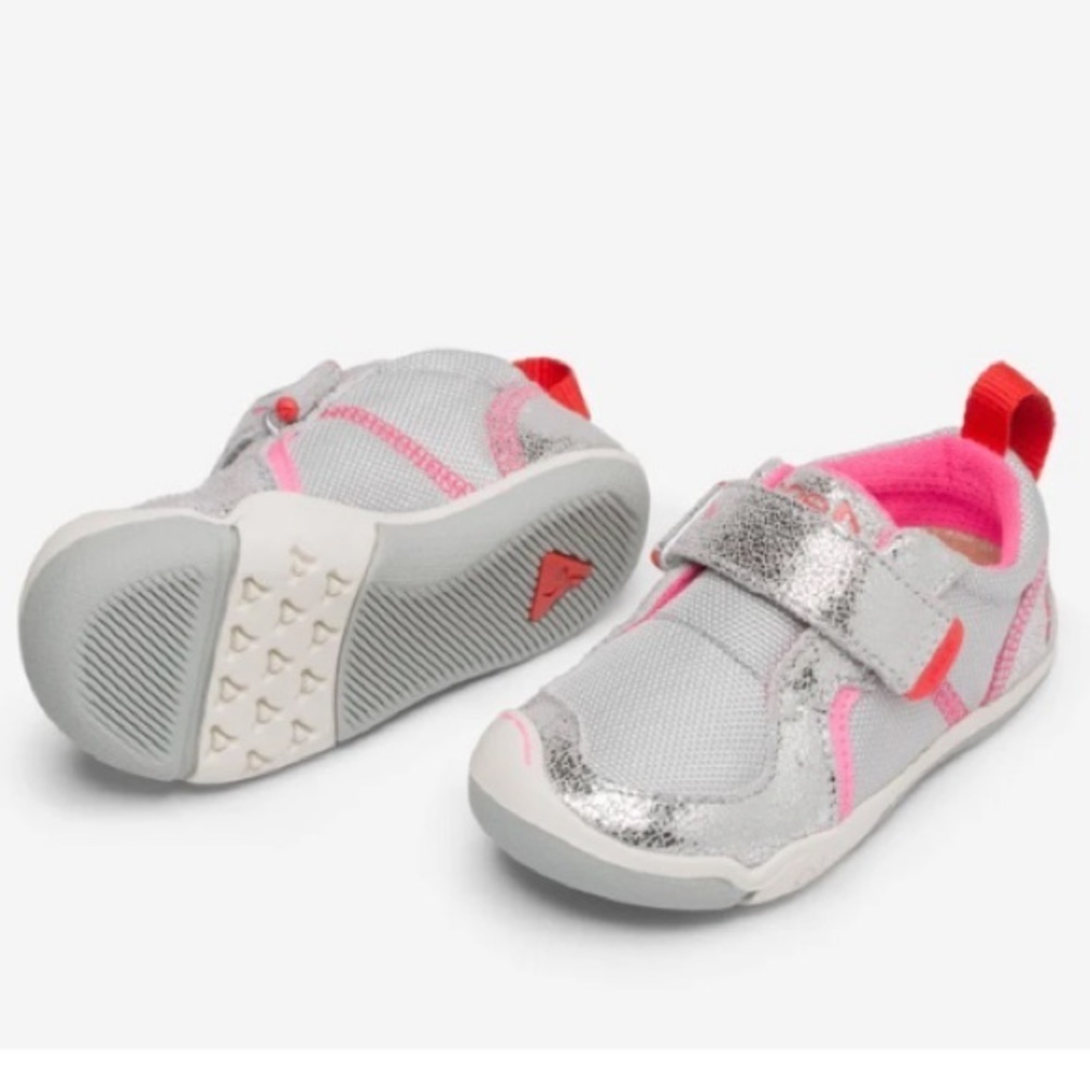 Plae TY sneakers metallic silver 7 toddler